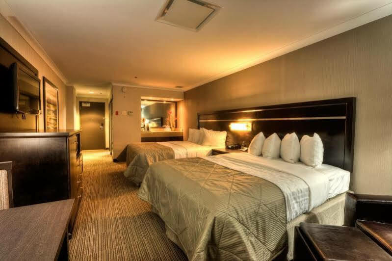 וויניפג Clarion Hotel & Suites מראה חיצוני תמונה